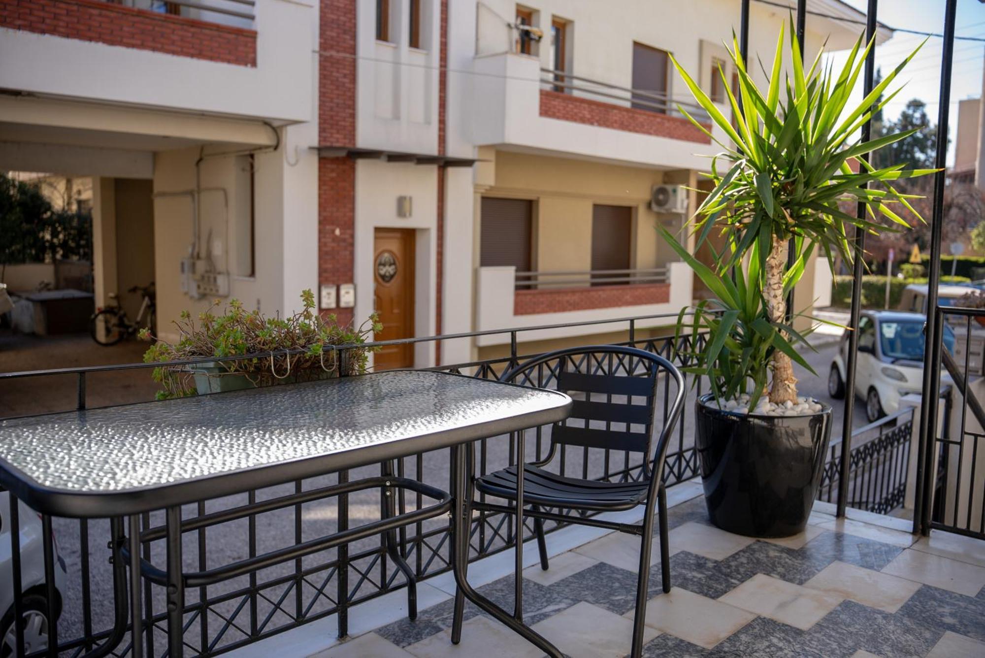 Living Life Apartment Комотини Экстерьер фото