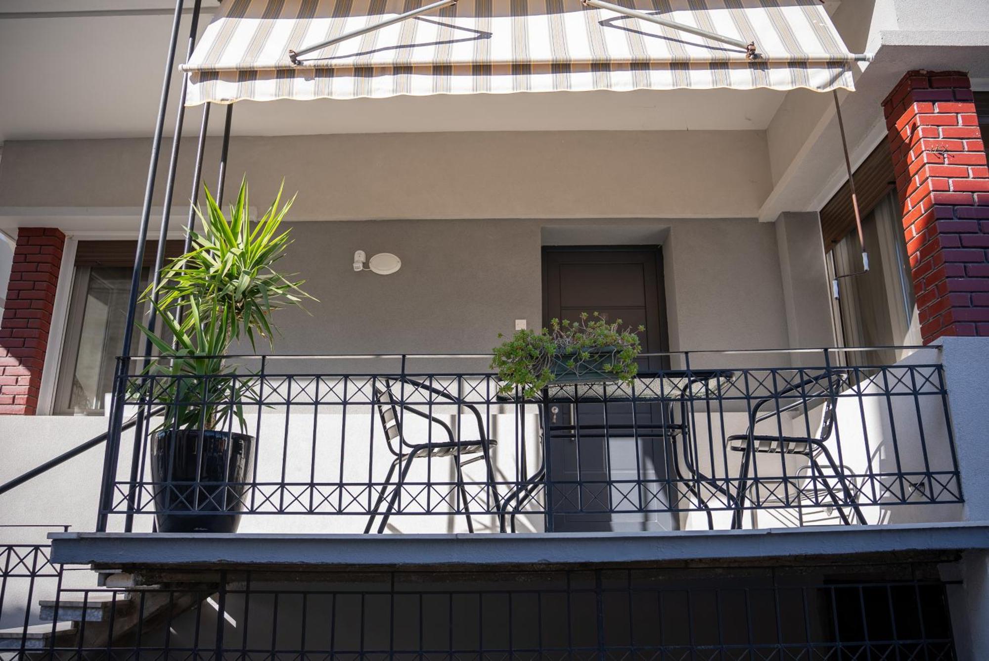 Living Life Apartment Комотини Экстерьер фото