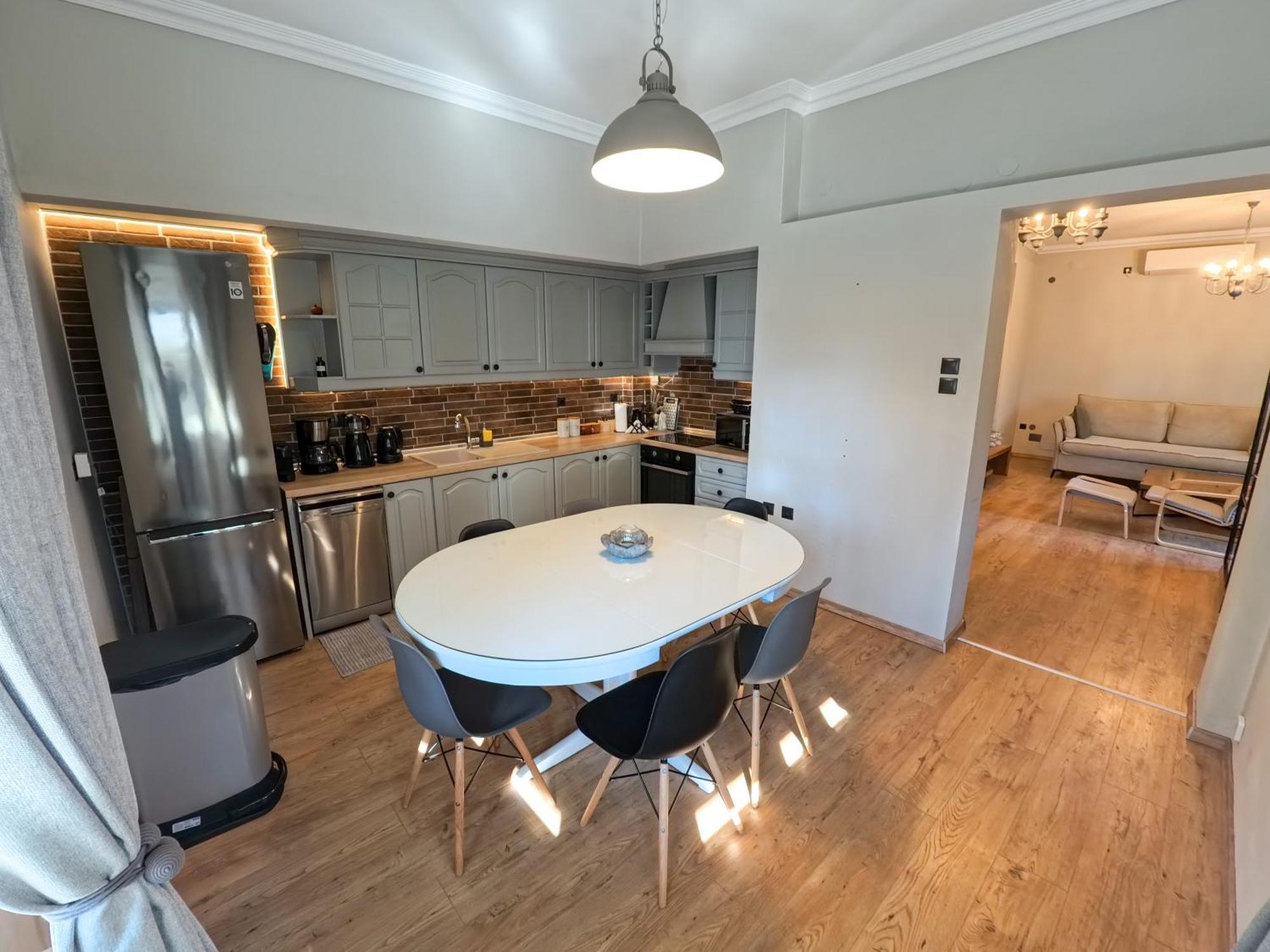 Living Life Apartment Комотини Экстерьер фото