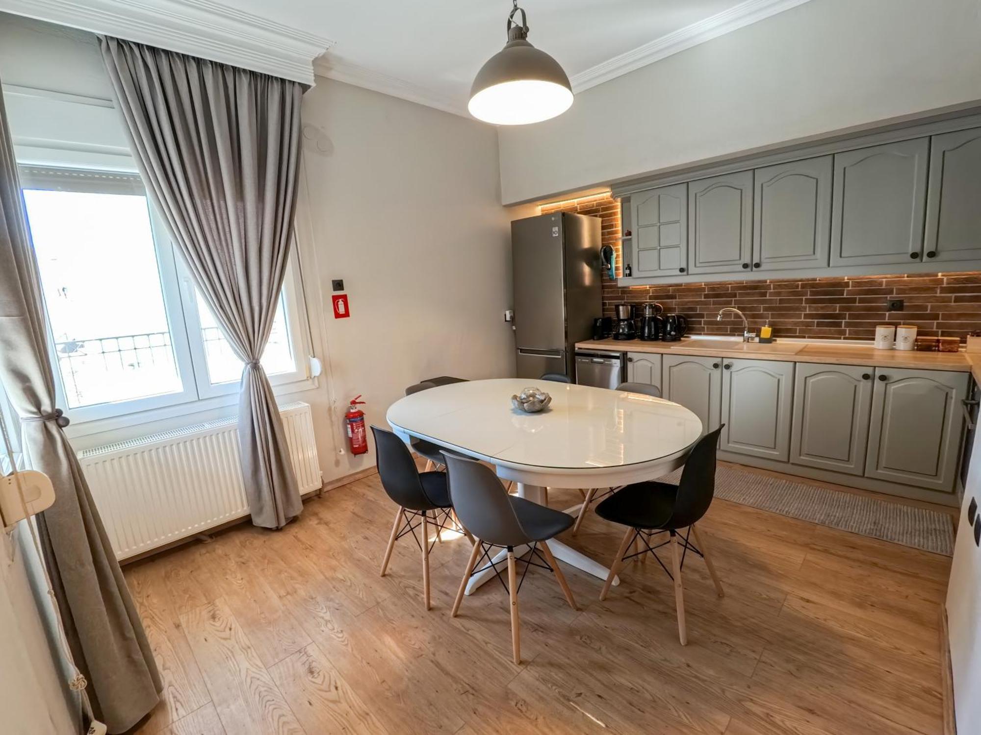 Living Life Apartment Комотини Экстерьер фото